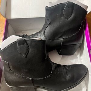 Black Ankle Boots 9.5 Like New